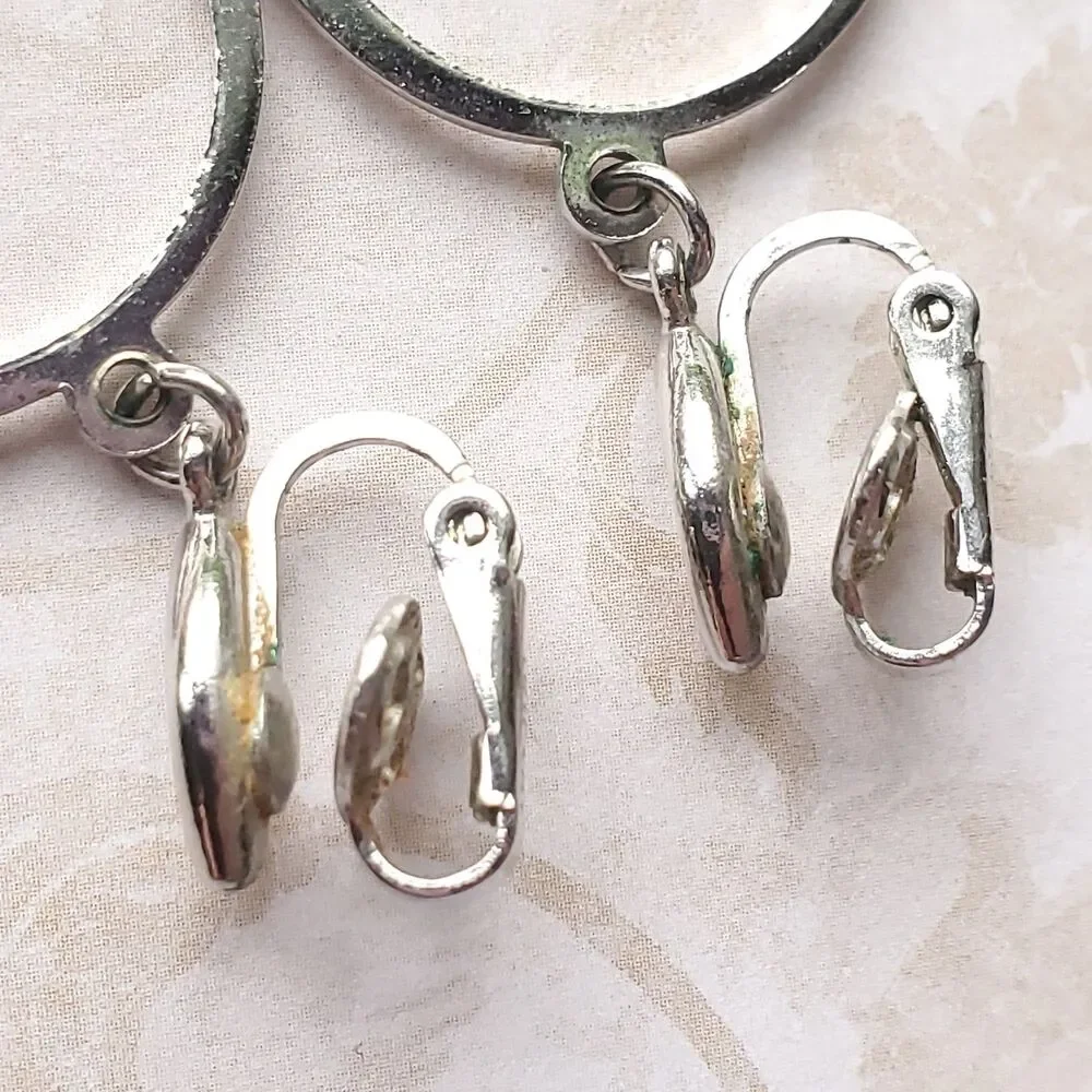 VTG Crown Trifari Silvertone Hoop Earrings Clip on 1” Diam Floral Wreath Signed - Picture 5 of 9